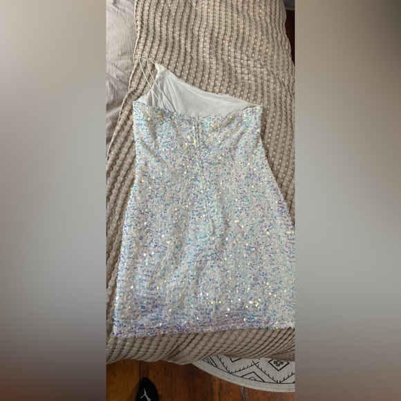 White sequin one shoulder dress - Picture 5 of 6
